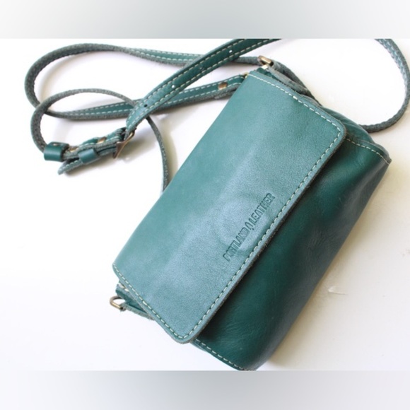 Portland leather cross body bag - Picture 10 of 15